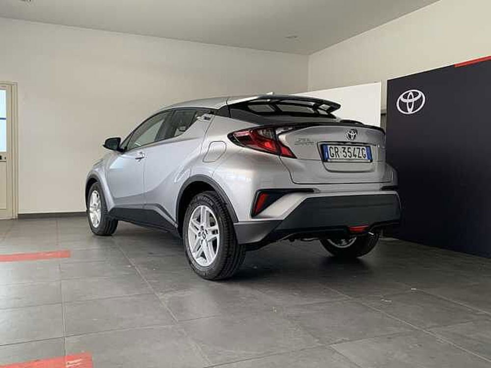 Toyota Toyota C-HR nuova a Cosenza (4)