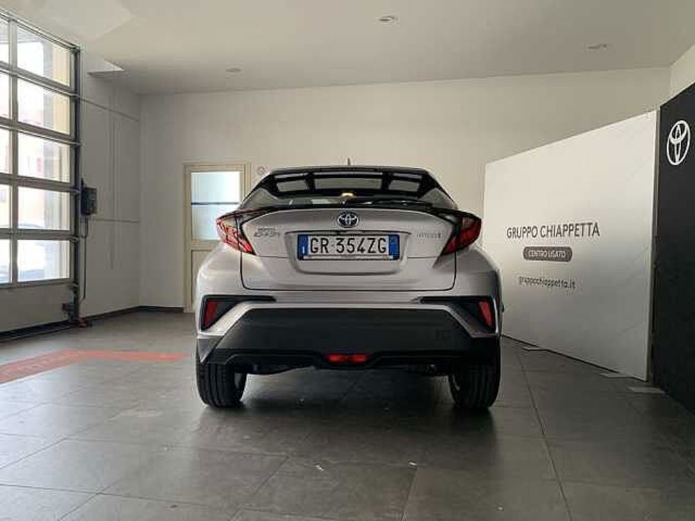 Toyota Toyota C-HR nuova a Cosenza (5)