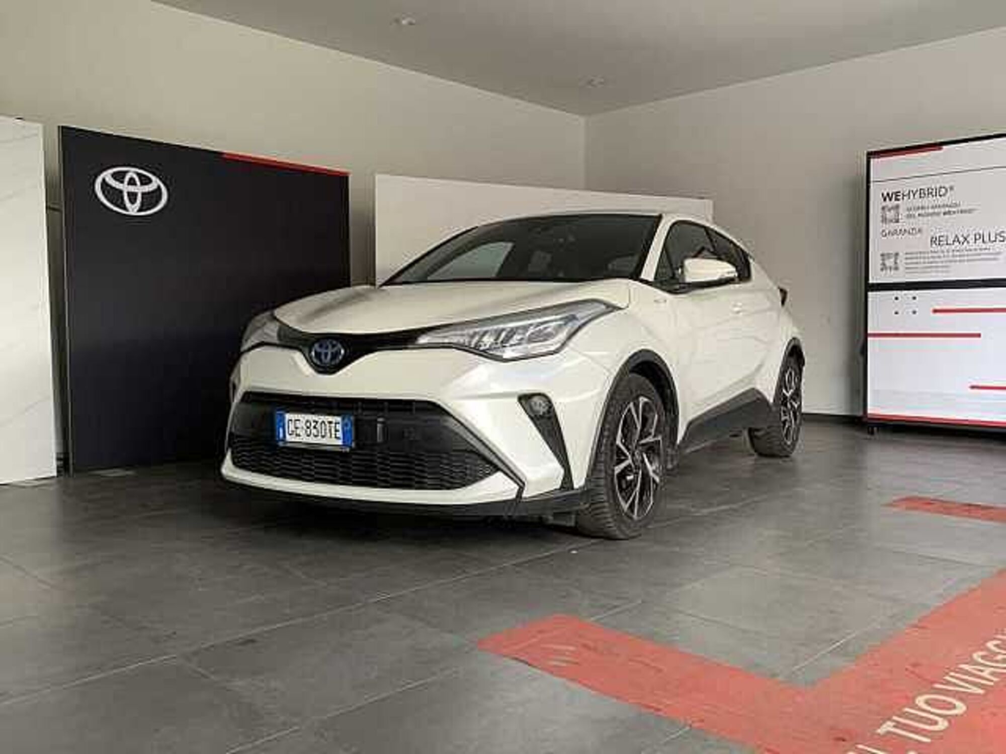 Toyota Toyota C-HR 2.0 Hybrid E-CVT Comfort del 2021 usata a Rende