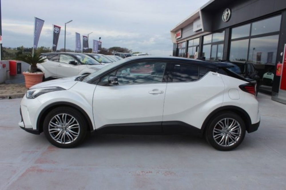 Toyota Toyota C-HR nuova a Roma (4)