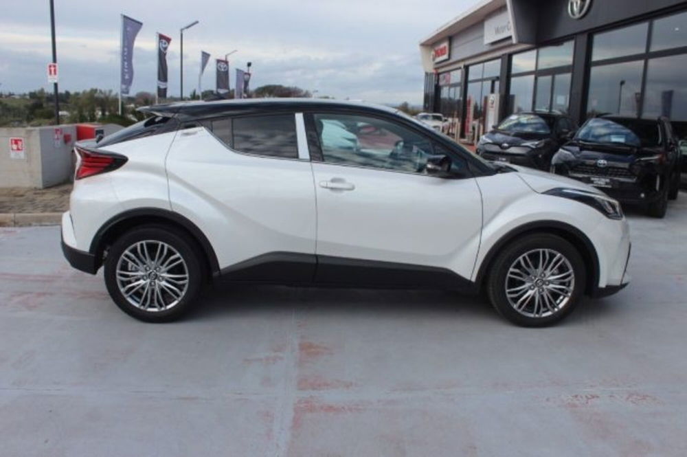 Toyota Toyota C-HR nuova a Roma (9)