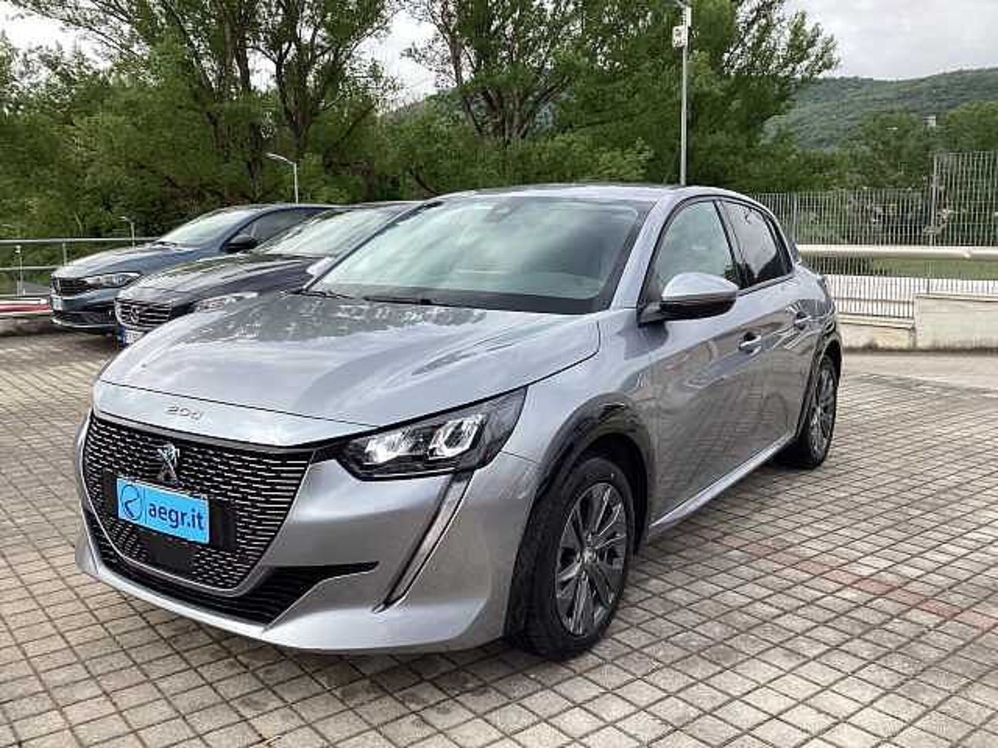 Peugeot 208 motore elettrico 136 CV 5 porte Allure Pack  del 2021 usata a Castel Madama