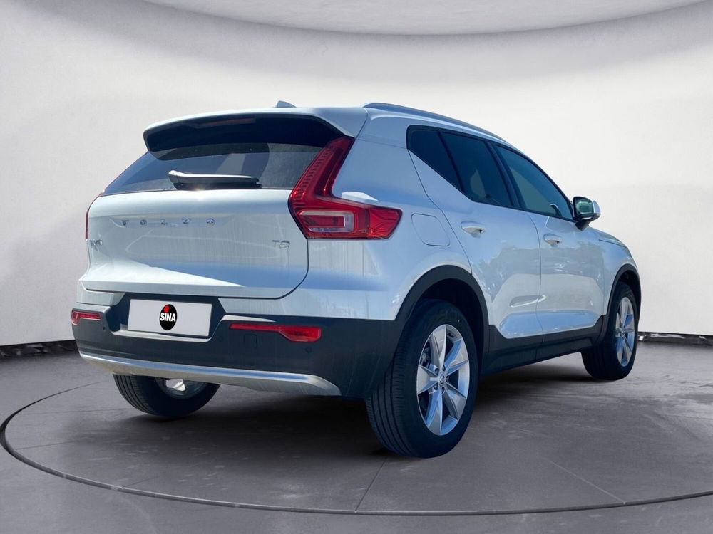 Volvo XC40 T2 automatico Core nuova a Pordenone (5)