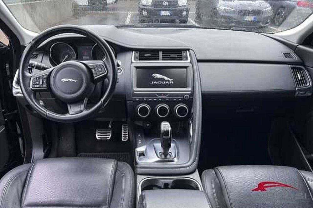 Jaguar E-Pace 2.0D 150 CV AWD  del 2018 usata a Corciano (4)