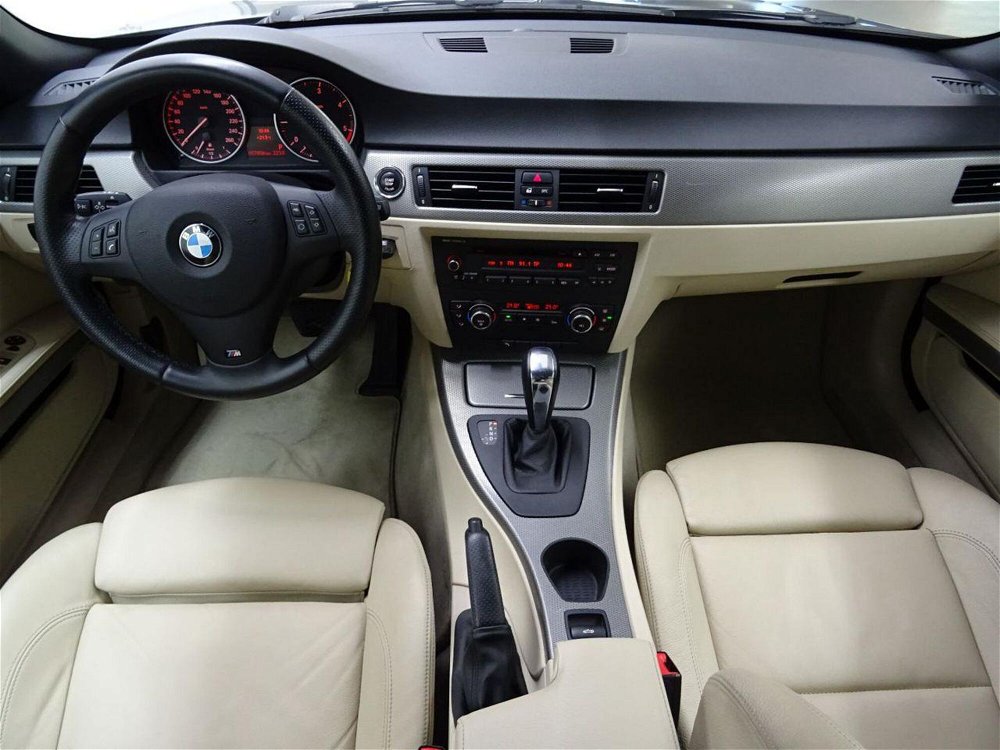 BMW Serie 3 Cabrio 320d cat  Attiva del 2011 usata a Tavernerio (4)
