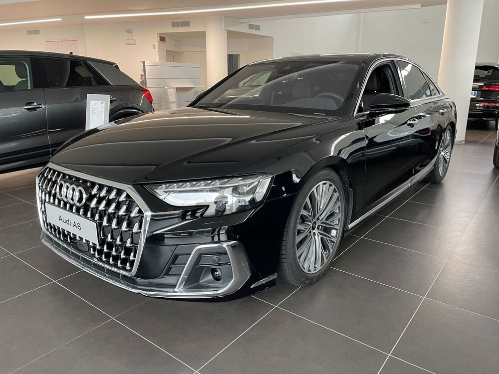 Audi A8 nuova a Taranto