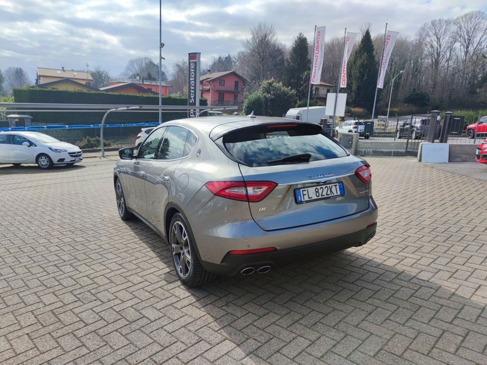 Maserati Levante Levante V6 Diesel 275 CV AWD  del 2017 usata a Erba (3)