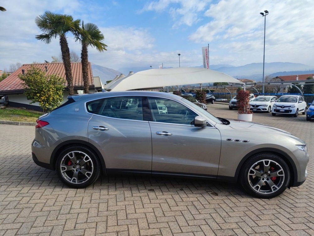 Maserati Levante Levante V6 Diesel 275 CV AWD  del 2017 usata a Erba (5)