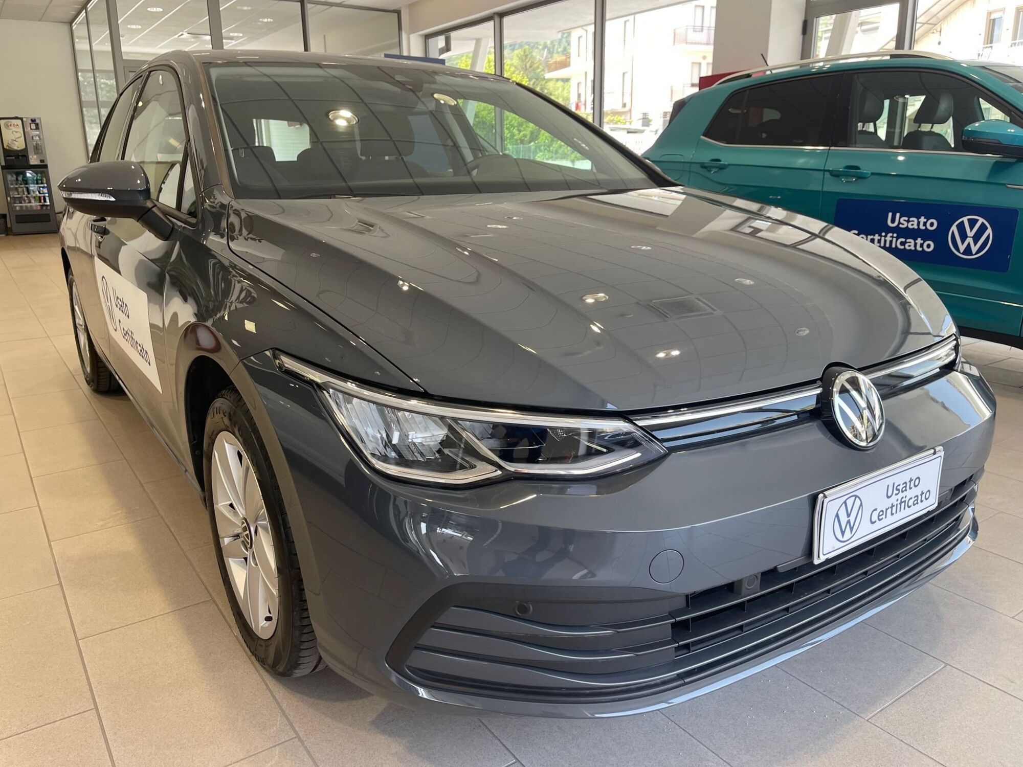 Volkswagen Golf 1.0 eTSI EVO DSG Life del 2023 usata a Avezzano