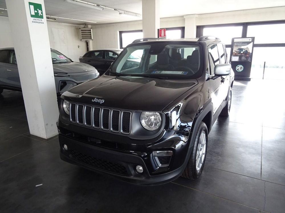 Jeep Renegade nuova a Lucca