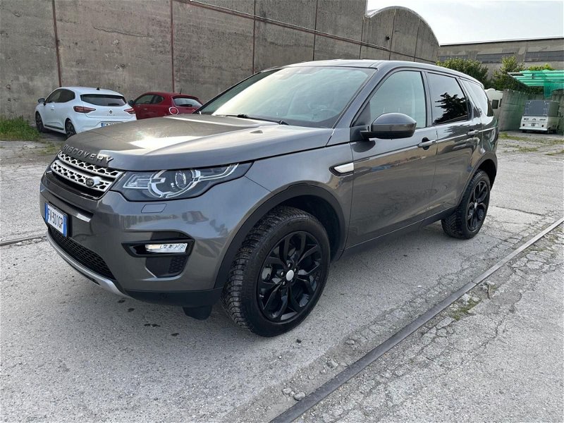 Land Rover Discovery Sport 2.0 TD4 150 CV HSE Luxury  del 2019 usata a Lissone