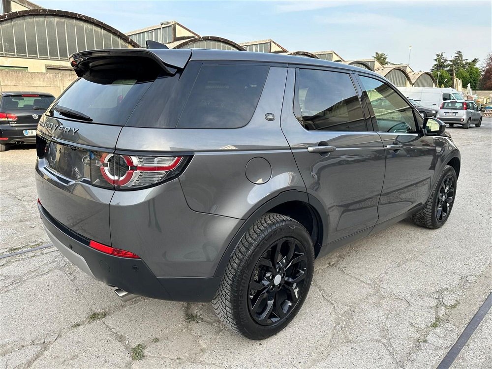 Land Rover Discovery Sport 2.0 TD4 150 CV HSE Luxury  del 2019 usata a Lissone (5)