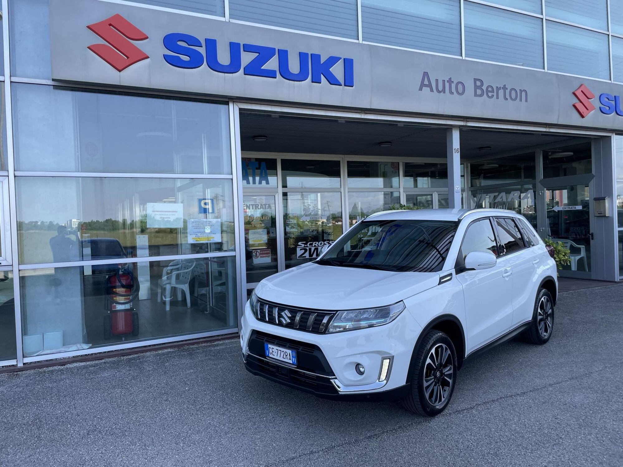 Suzuki Vitara 1.4 Hybrid Easy Top del 2021 usata a Creazzo