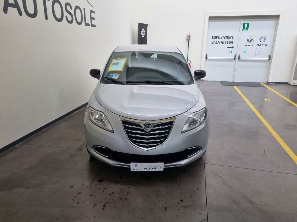 Lancia Ypsilon 1.3 MJT 16V 95 CV 5 porte S&S Silver  del 2012 usata a Dolce' (3)