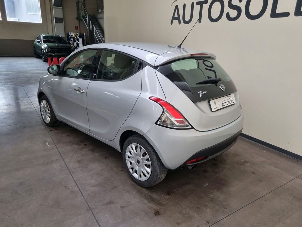 Lancia Ypsilon 1.3 MJT 16V 95 CV 5 porte S&S Silver  del 2012 usata a Dolce' (5)