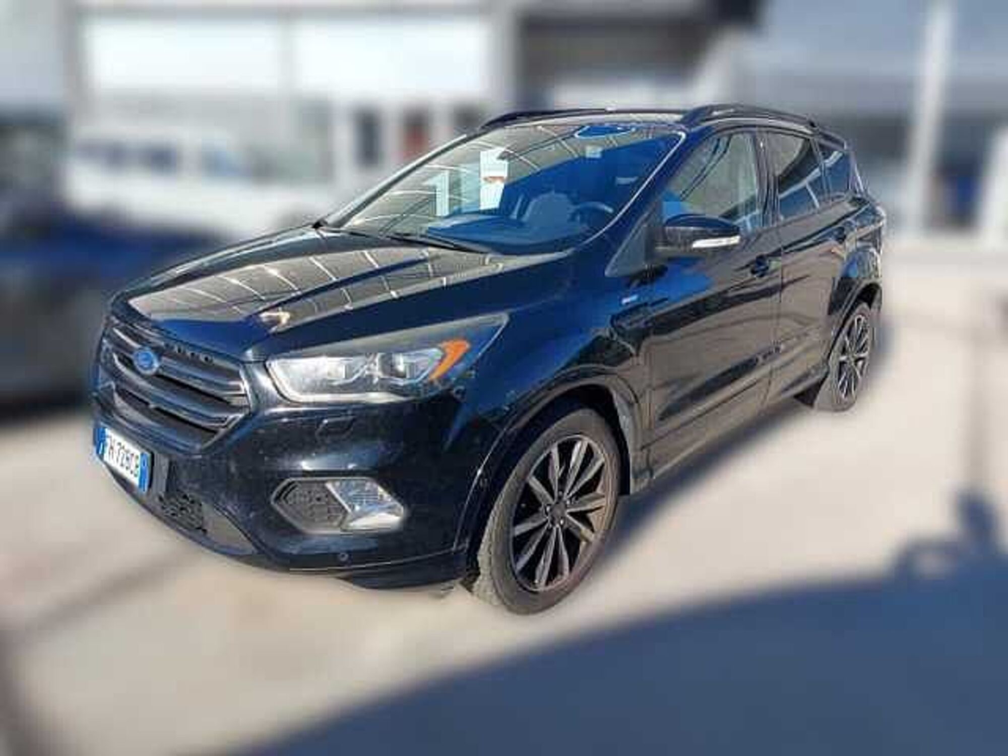 Ford Kuga 1.5 TDCI 120 CV S&amp;S 2WD ST-Line  del 2017 usata a Livorno