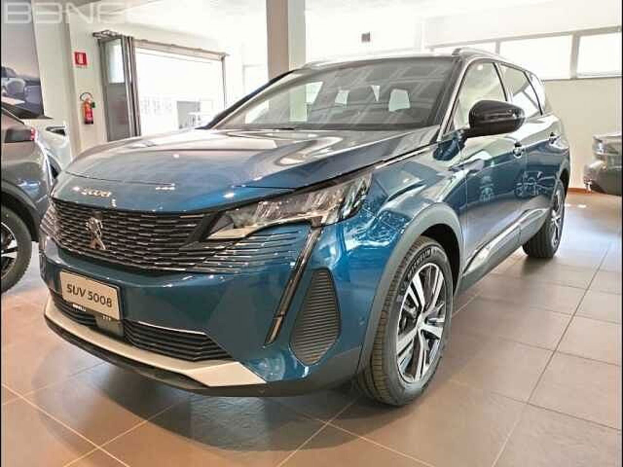 Peugeot 5008 1.2 hybrid 48V Allure Pack 136cv e-dcs 6 nuova a Ravenna