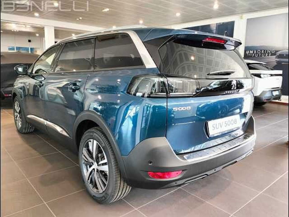 Peugeot 5008 nuova a Ravenna (7)