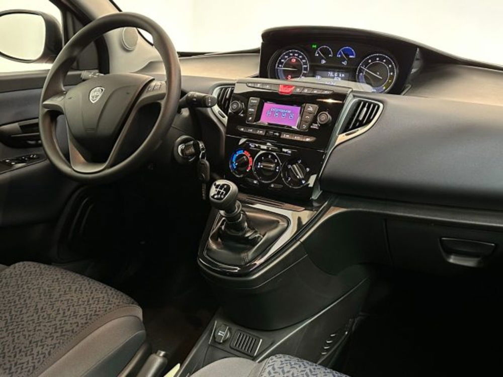 Lancia Ypsilon nuova a Novara (4)