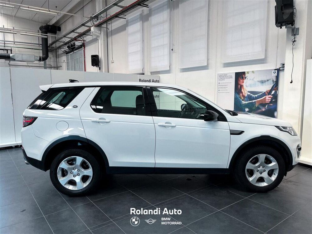 Land Rover Discovery Sport 2.0 eD4 150 CV 2WD Pure  del 2019 usata a Casale Monferrato (4)