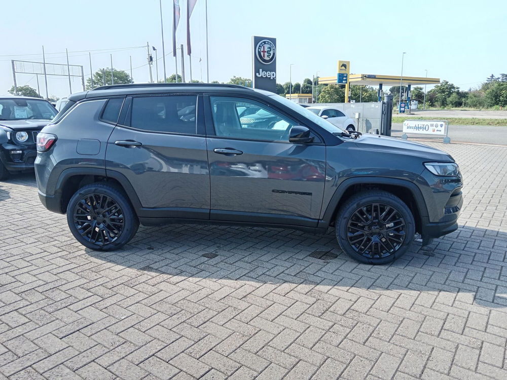 Jeep Compass nuova a Alessandria (4)