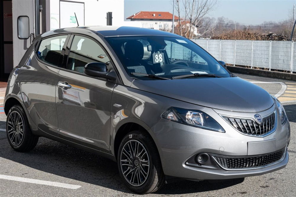 Lancia Ypsilon nuova a Torino (3)