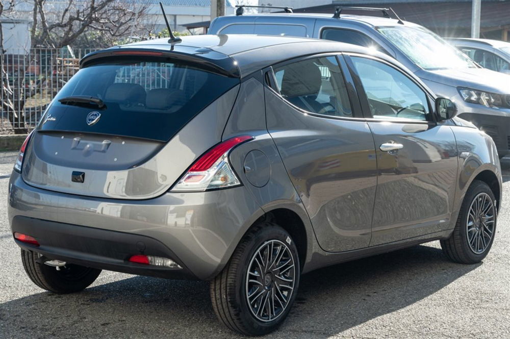 Lancia Ypsilon nuova a Torino (4)