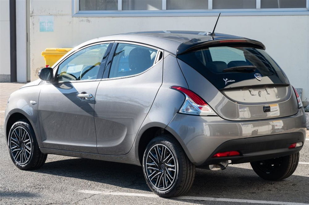 Lancia Ypsilon nuova a Torino (6)