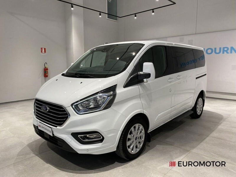 Ford Tourneo Custom 320 2.0 TDCi 130CV aut. PC Titanium  del 2022 usata a Modugno