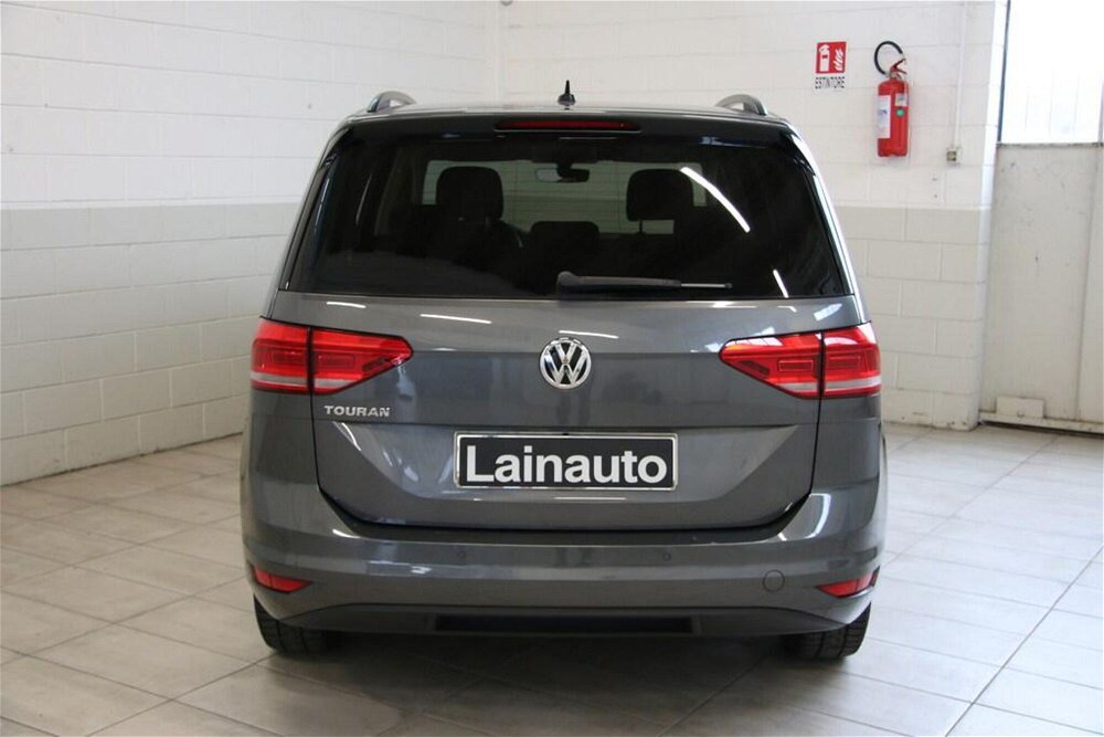 Volkswagen Touran 2.0 TDI 115 CV SCR Business BlueMotion Technology del 2019 usata a Lainate (4)