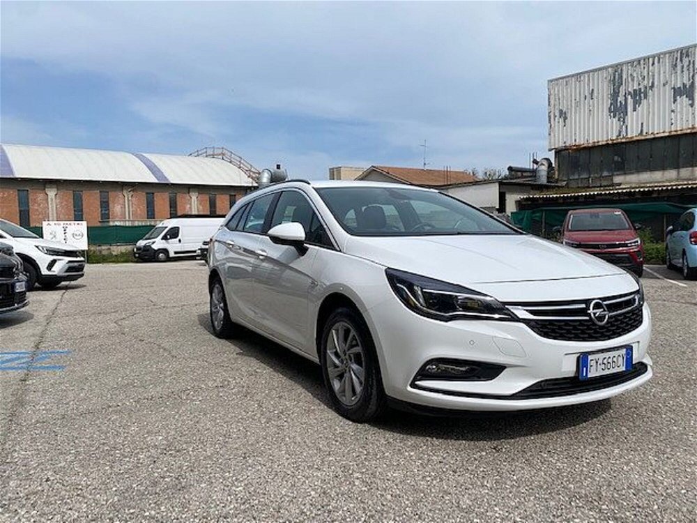 Opel Astra Station Wagon 1.6 CDTi 136CV aut. Sports Business  del 2019 usata a Fano (2)