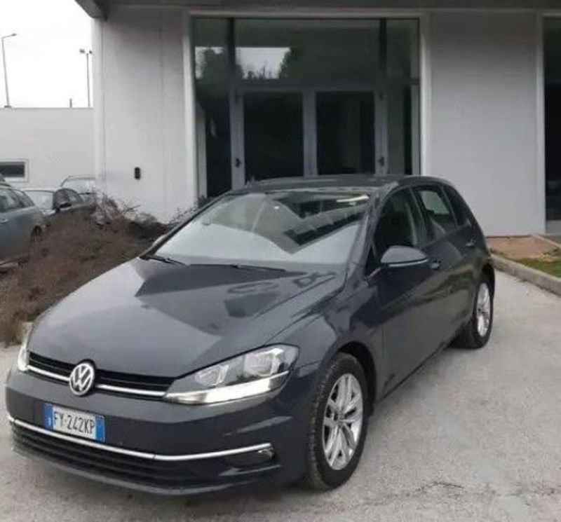 Volkswagen Golf Variant 1.6 TDI 115 CV Trendline BMT  del 2019 usata a Castellammare di Stabia