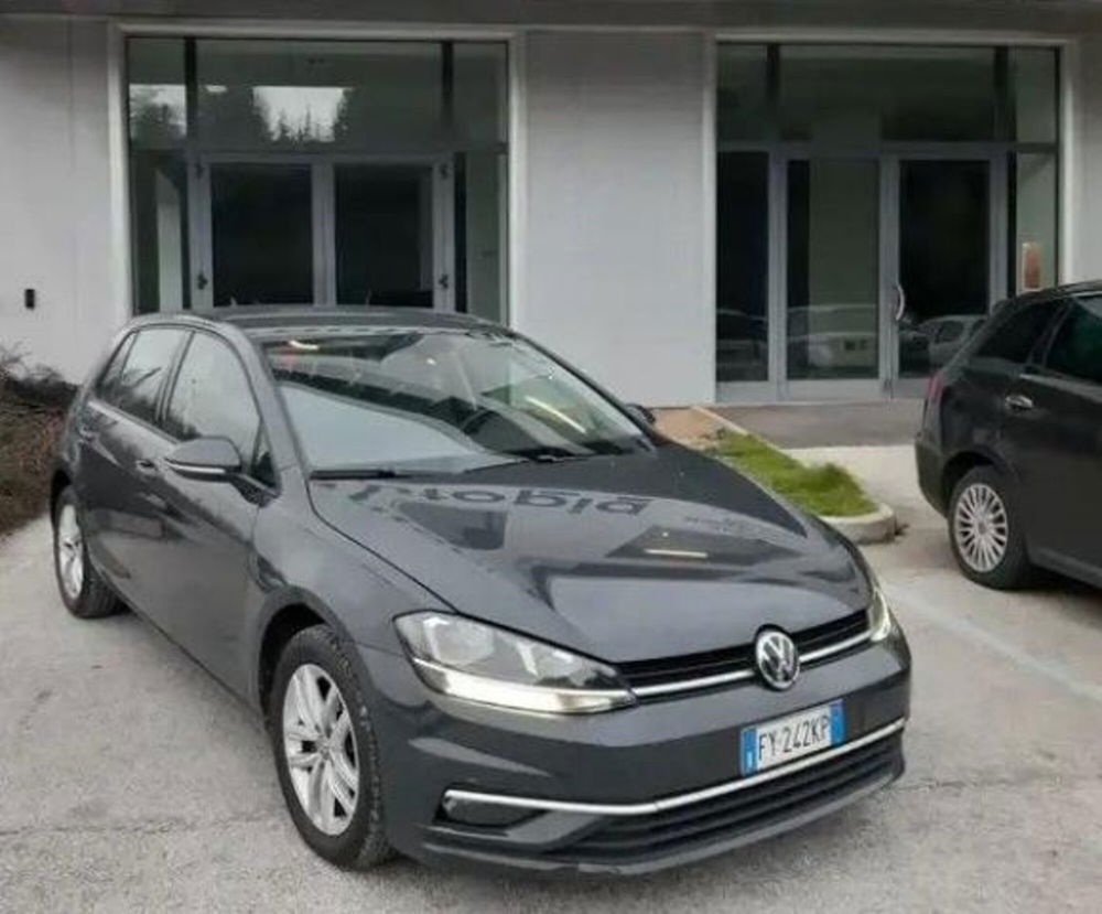 Volkswagen Golf Variant 1.6 TDI 115 CV Trendline BMT  del 2019 usata a Castellammare di Stabia (2)