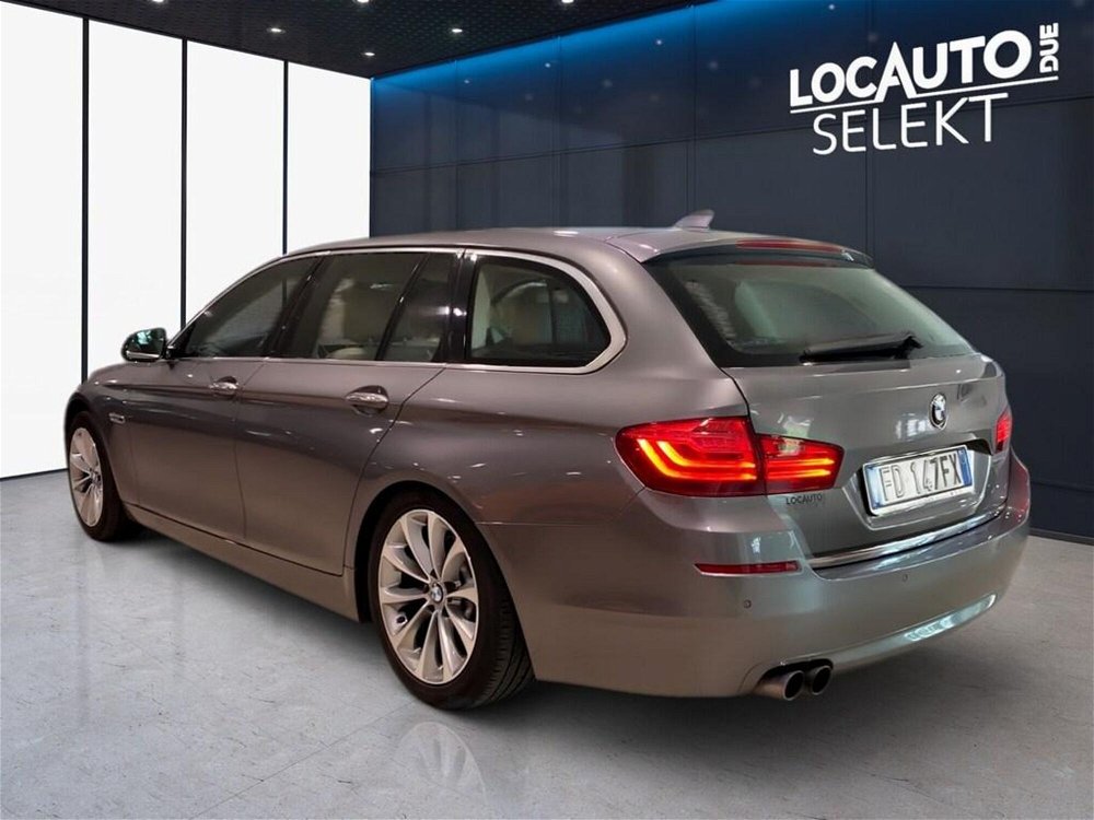 BMW Serie 5 Touring 520d  Luxury  del 2016 usata a Torino (4)