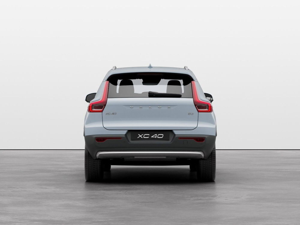 Volvo XC40 nuova a Bari (4)