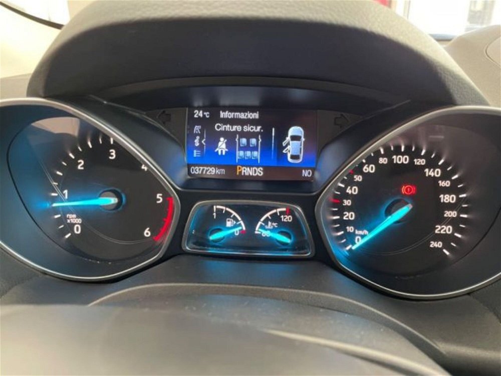 Ford Kuga 2.0 TDCI 120 CV S&S 2WD Powershift ST-Line  del 2019 usata a Caltanissetta (4)
