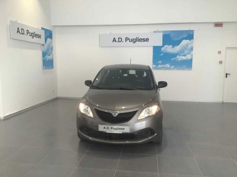 Lancia Ypsilon 1.2 69 CV 5 porte Gold  del 2020 usata a Caltanissetta (2)