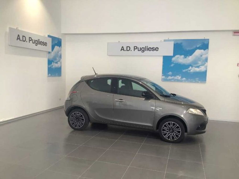 Lancia Ypsilon usata a Caltanissetta (3)