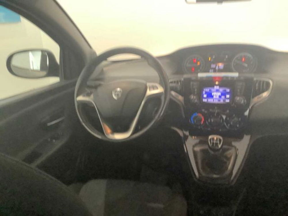 Lancia Ypsilon 1.2 69 CV 5 porte Gold  del 2020 usata a Caltanissetta (5)