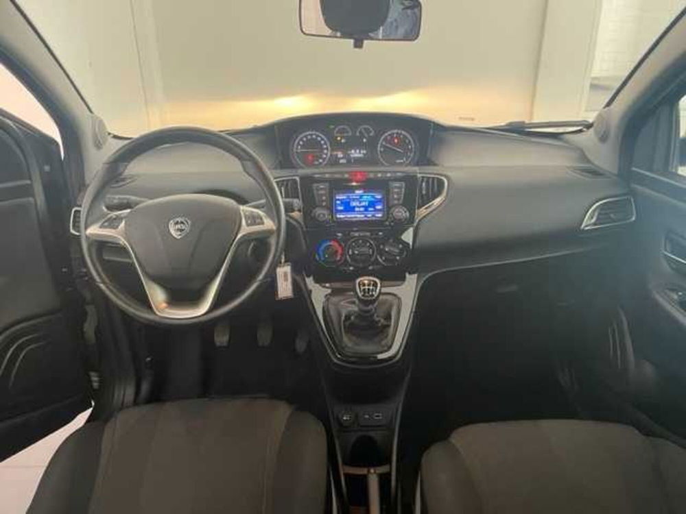 Lancia Ypsilon 1.0 FireFly 5 porte S&S Hybrid Ecochic Gold  del 2020 usata a Caltanissetta (5)