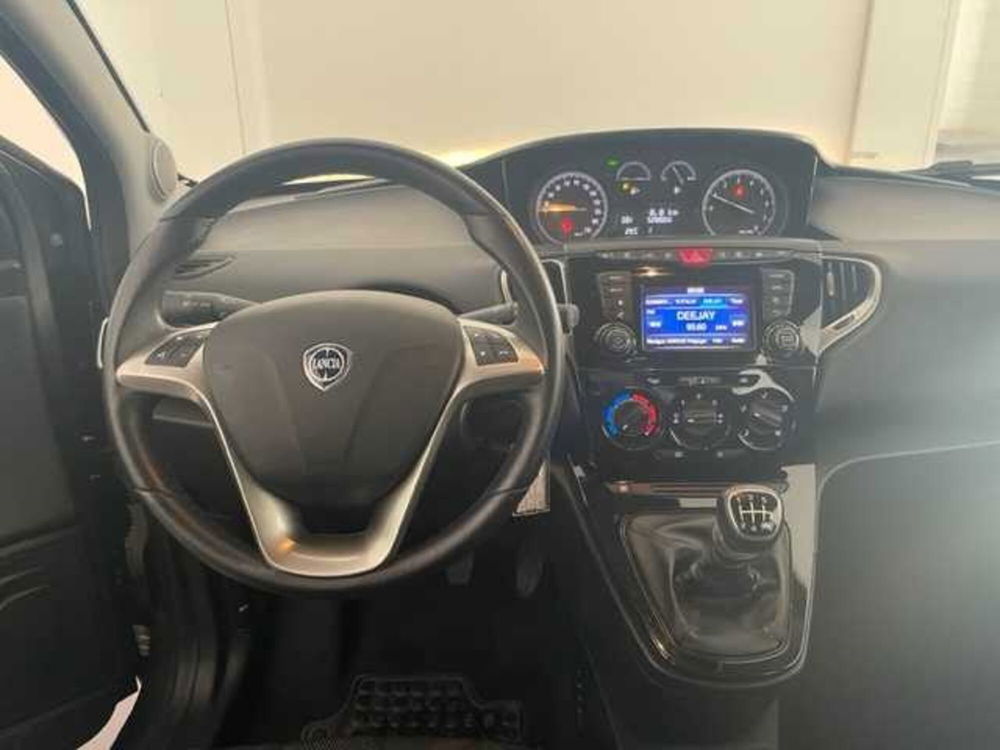 Lancia Ypsilon usata a Caltanissetta (9)