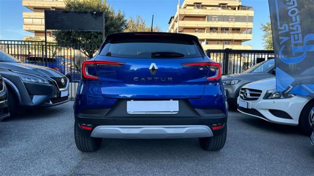 Renault Captur TCe 90 CV Life del 2022 usata a Roma (5)