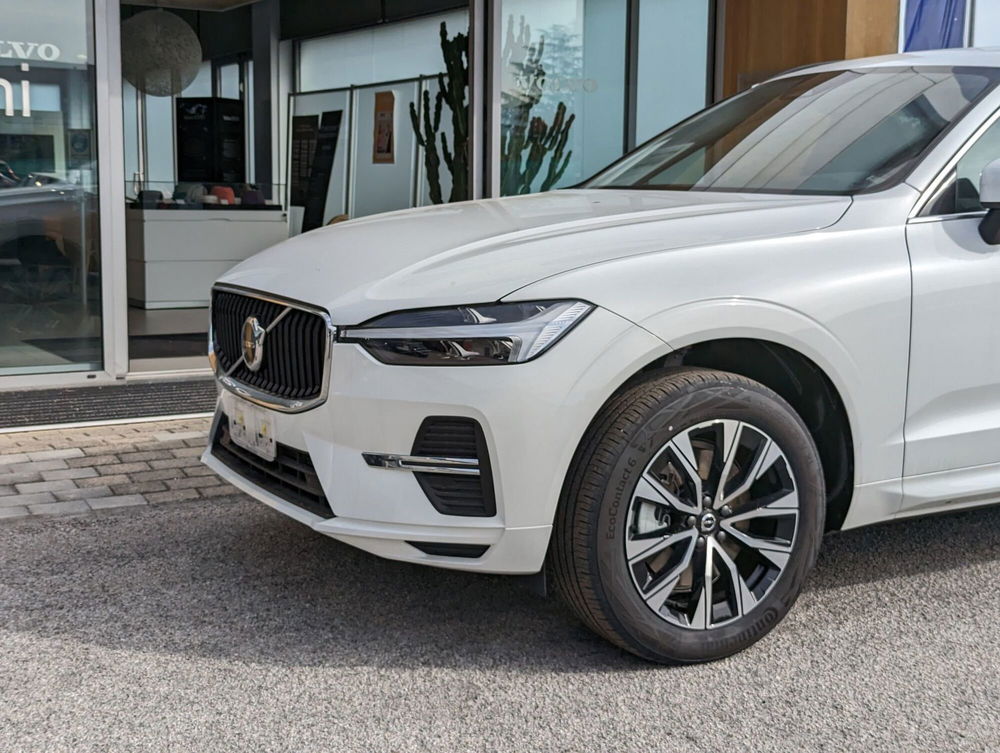 Volvo XC60 nuova a Pescara (4)