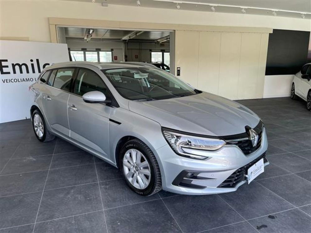 Renault Mégane Sporter Blue dCi 95 CV Business del 2022 usata a San Benedetto del Tronto (2)