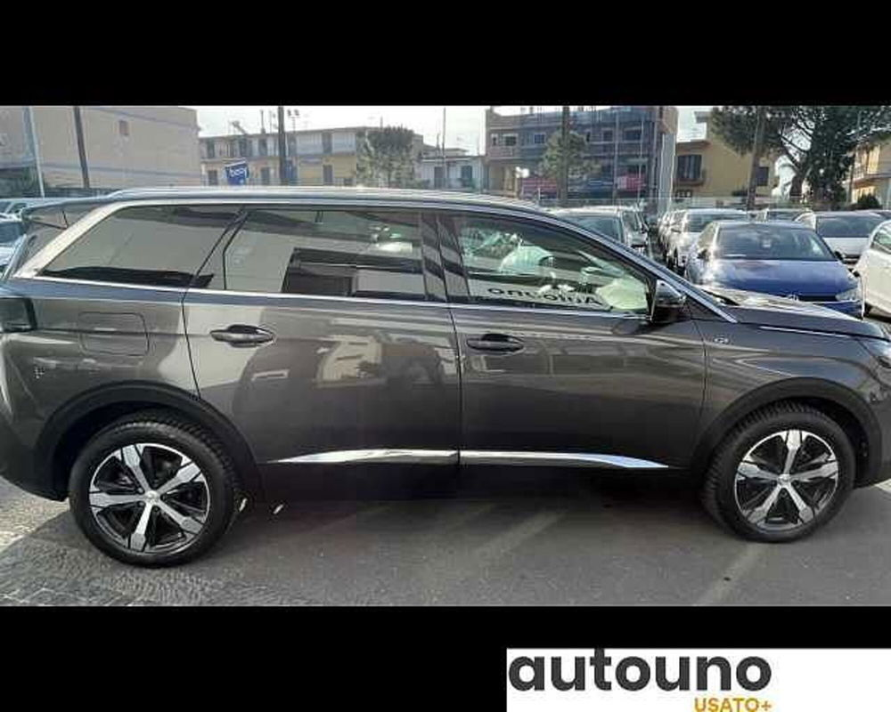 Peugeot 5008 usata a Napoli (6)