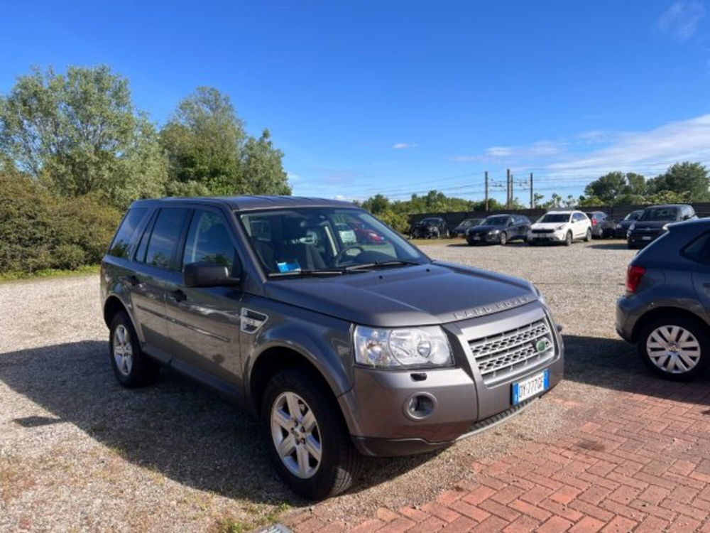 Land Rover Freelander 2.2 TD4 S.W. E  del 2009 usata a Novara (3)