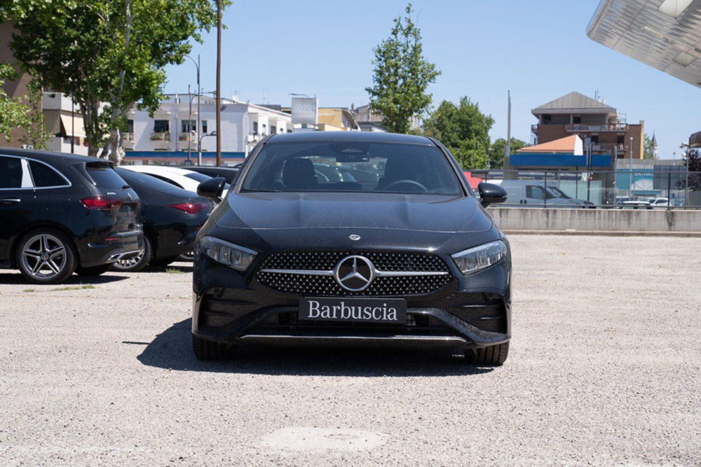 Mercedes-Benz Classe A Sedan nuova a Pescara (2)