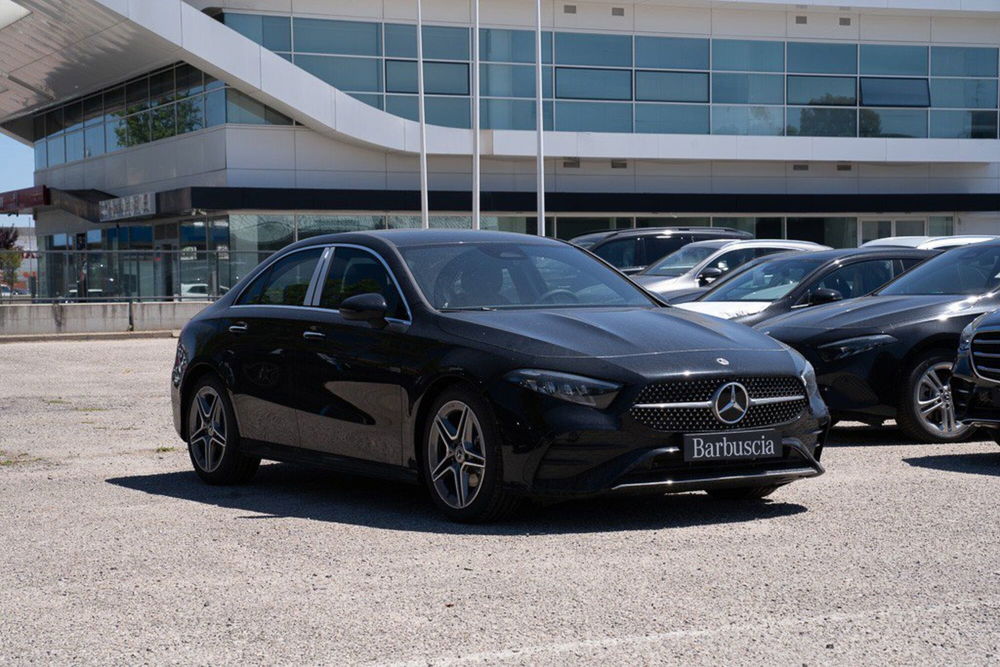 Mercedes-Benz Classe A Sedan nuova a Pescara (3)