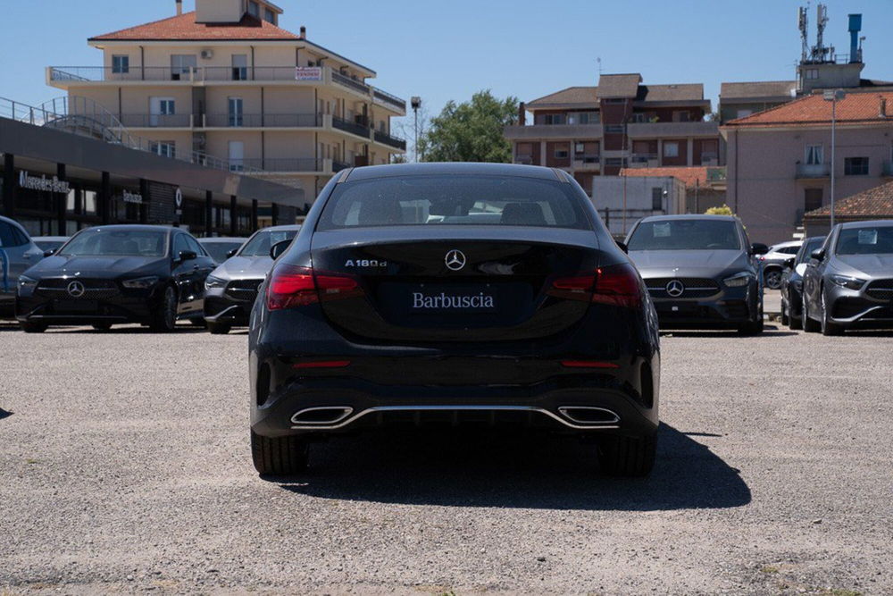 Mercedes-Benz Classe A Sedan nuova a Pescara (4)