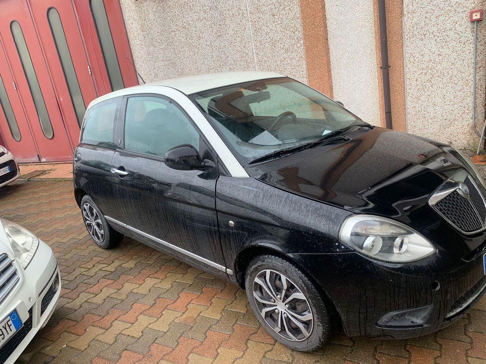 Lancia Ypsilon usata a Arezzo (2)